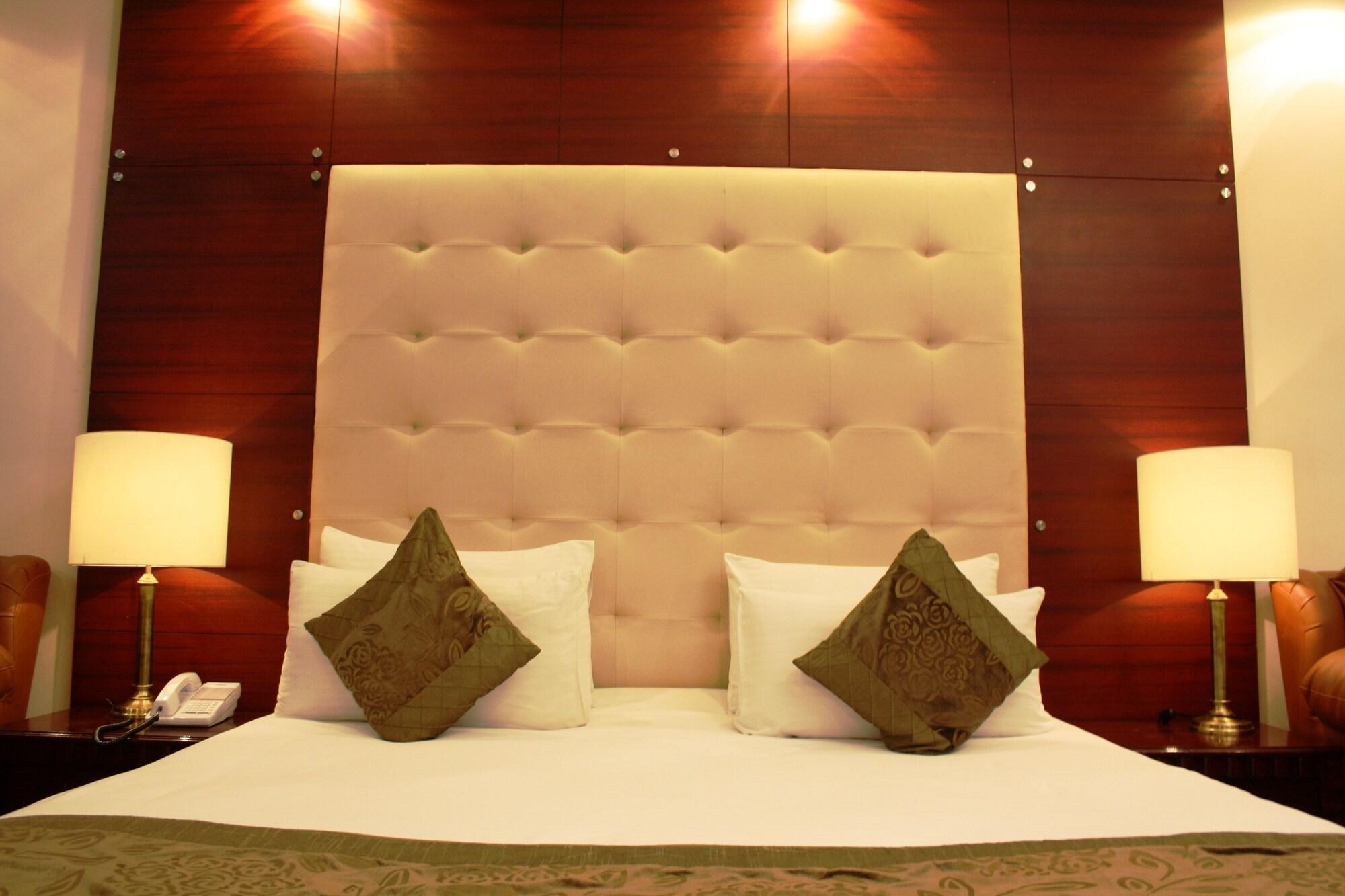 Oyo 367 Hotel Forest Green New Delhi Eksteriør bilde